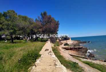 Terreno y solar-Solar urbano-FANTÁSTICO TERRENO EN ALCANAR PLAYA PARA 3