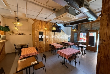 Negocio-Restaurante-SE TRASPASA EXCLUSIVO RESTAURANTE-PIZZERÍA CON HORNO DE LEÑA Y LICENCIA DE RESTAURANTE-BAR EN SANTS-MONTJUÏC, BARCELONA