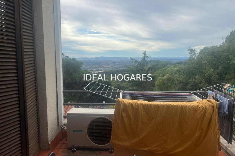 Vivienda-Apartamento-Bonita casa en urbanización de la Mirand 8