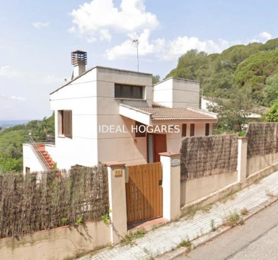 Vivienda-Apartamento-Bonita casa en urbanización de la Mirand 1