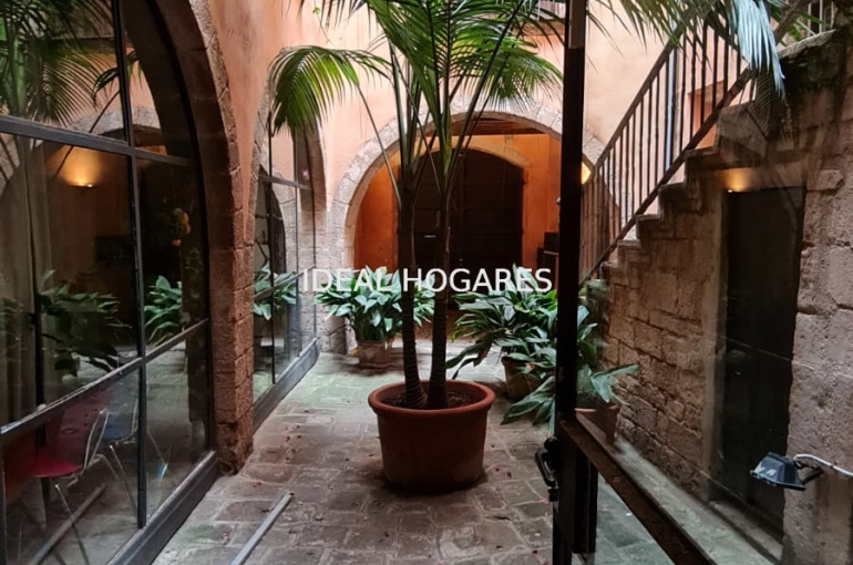 Local comercial-Local comercial-SE VENDE LOCAL-VIVIENDA EN EL BORN CON A 3