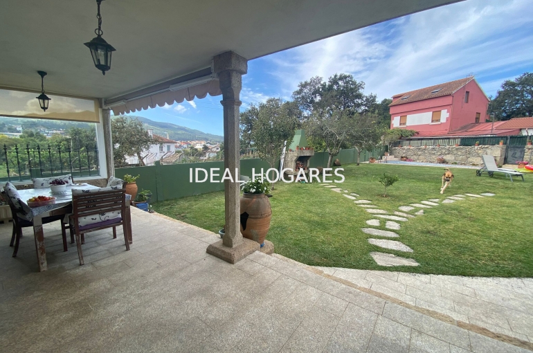 Vivienda-Casa-ESPECTACULAR CHALET CON JARDÍN Y PISCINA 1