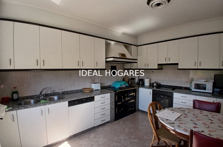 Vivienda-Casa-CHALET CON TERRENO Y GRAN POTENCIAL EN E 10