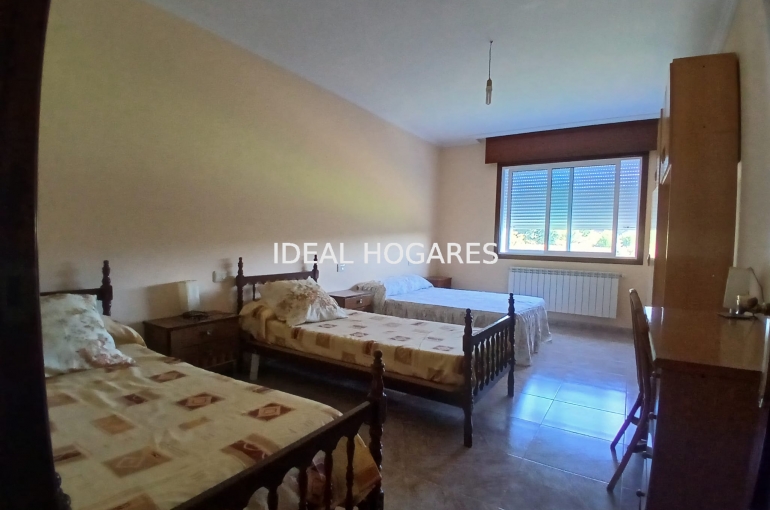 Vivienda-Casa-CHALET CON TERRENO Y GRAN POTENCIAL EN E 26