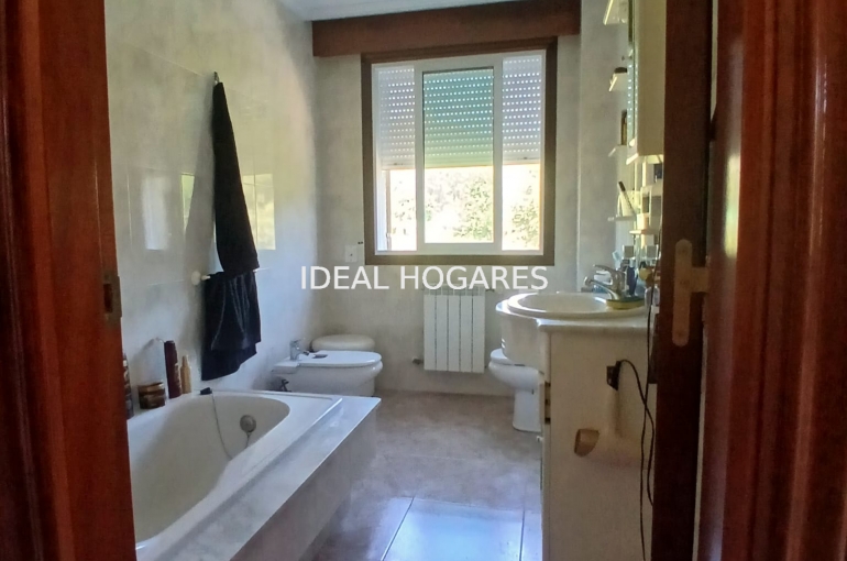 Vivienda-Casa-CHALET CON TERRENO Y GRAN POTENCIAL EN E 35