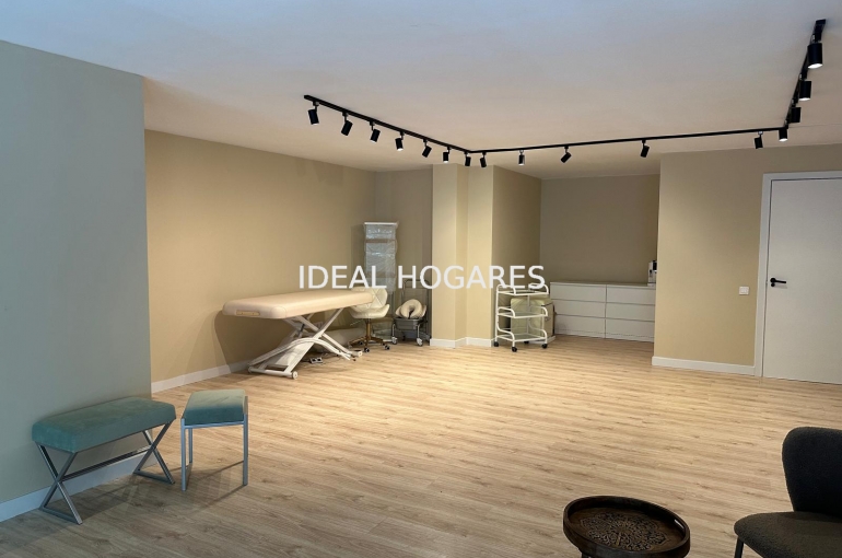 Local comercial-Local comercial-LOCAL EN BARCELONA CON LICENCIA DE ESTET 3