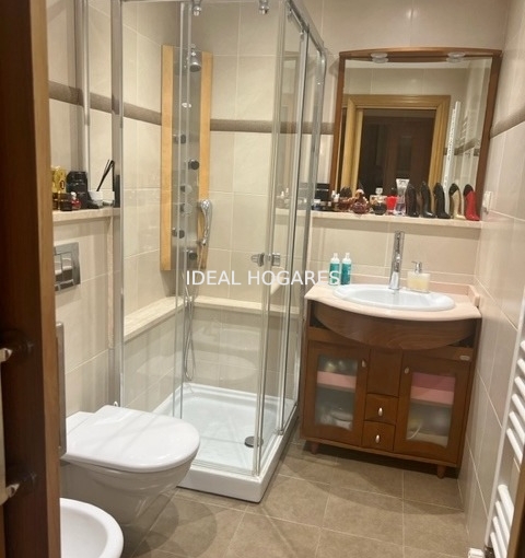 Vivienda-Piso-AMPLIO Y LUMINOSO PISO CON ASCENSOR EN A 5