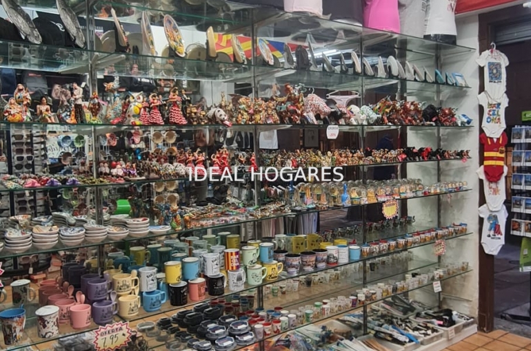 Negocio-Tienda-**LOCAL COMERCIAL EN TRASPASO CON DOBLE  8