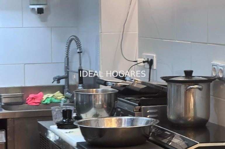 Negocio-Bar-**TRASPASO LOCAL DE RESTAURACIÓN C2 CON  7