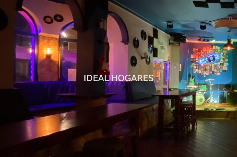 Negocio-Bar-BAR DE COPAS CON AMPLIA TERRAZA EN EL PU 12